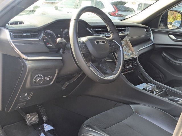 Used 2024 Jeep Grand Cherokee L Laredo image 6