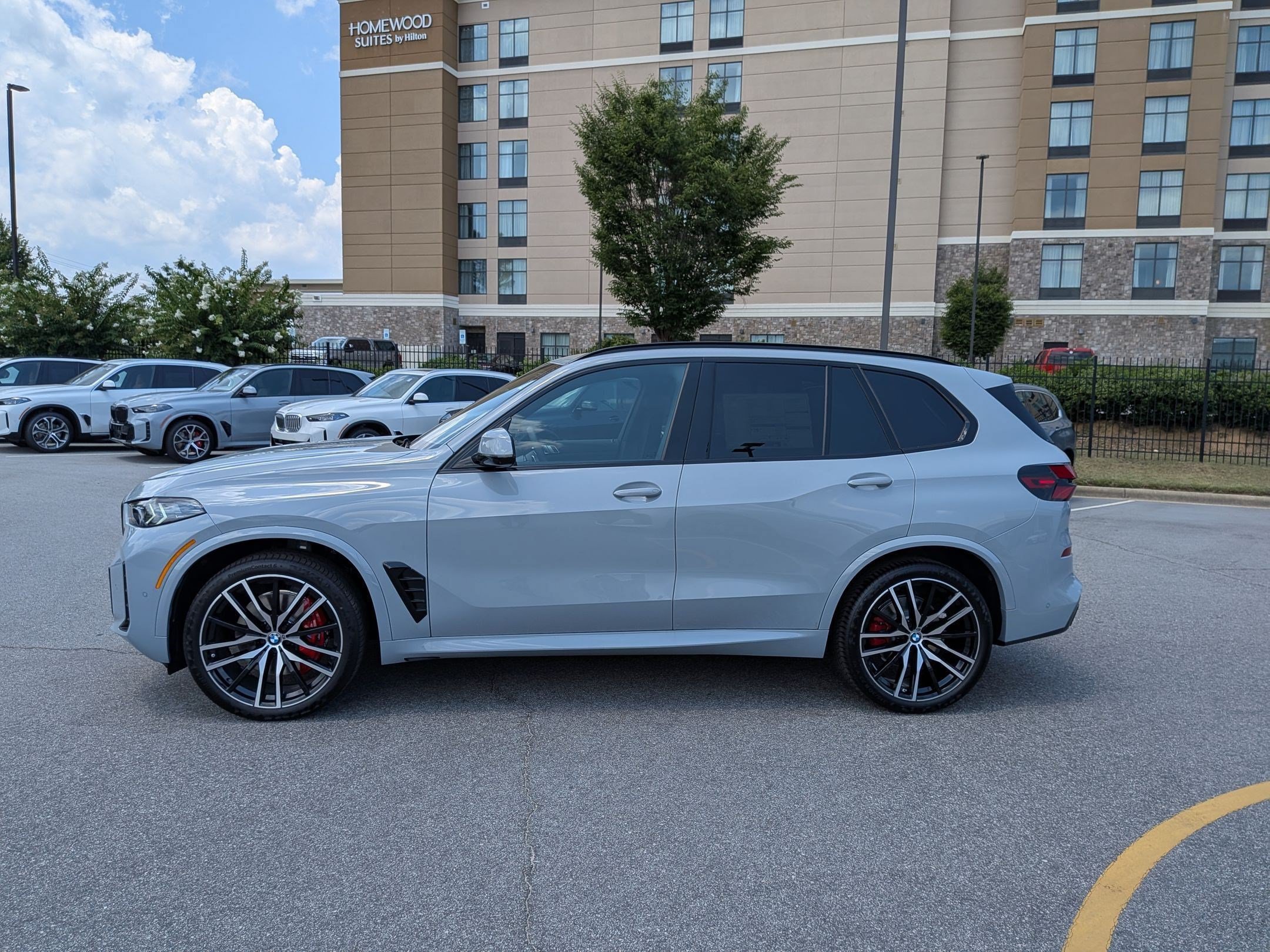 New 2026 BMW X5 xDrive40i w/ M Sport Package AWD/4WD image 6