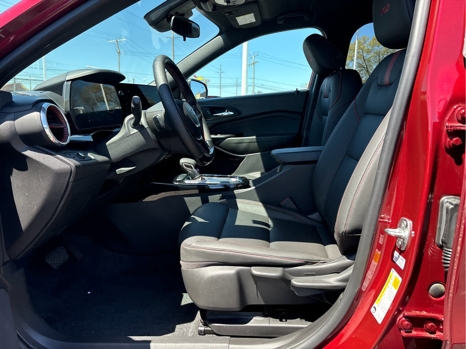 Certified 2024 Chevrolet Trax RS w/ Driver Confidence Package FWD image 8