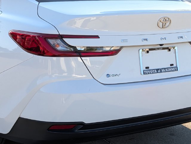 Used 2025 Toyota Camry LE FWD image 8