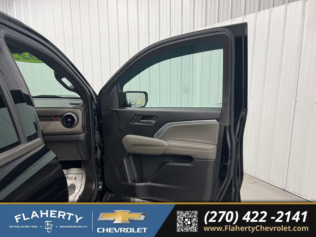 Used 2023 Chevrolet Colorado ZR2 w/ ZR2 Convenience Package III image 14