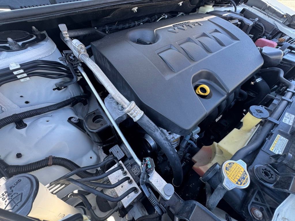 Used 2017 Toyota Corolla LE image 39