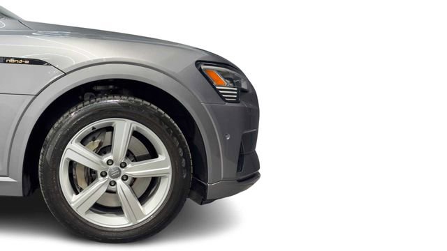 Used 2019 Audi e-tron Prestige w/ Prestige Package AWD/4WD image 8