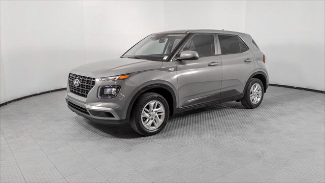 Used 2021 Hyundai Venue SE image 2