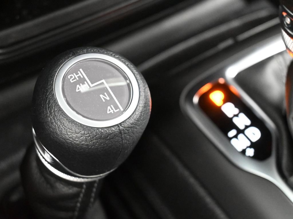 Used 2025 Jeep Wrangler Unlimited Sport AWD/4WD image 24