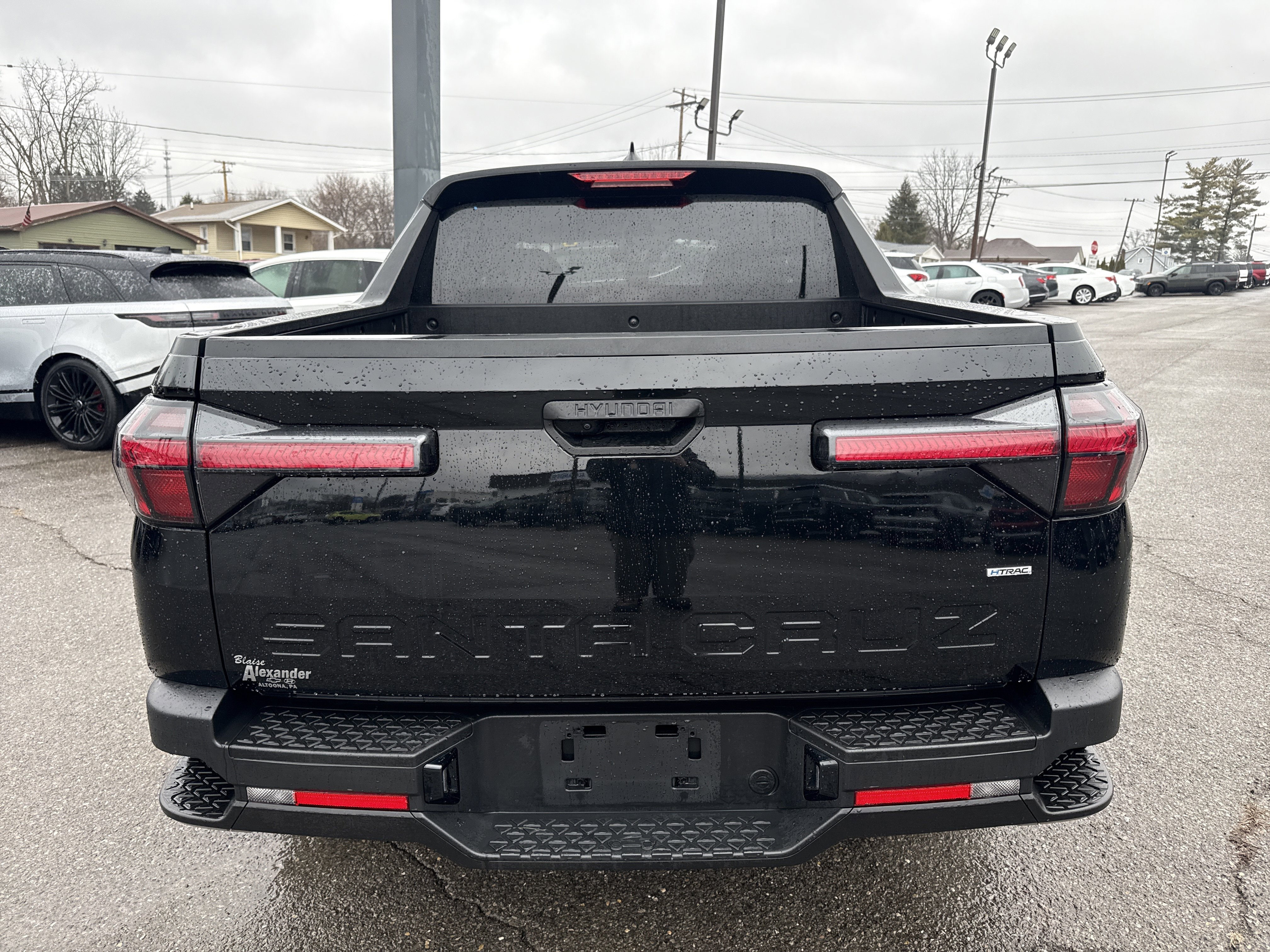 Certified 2025 Hyundai Santa Cruz SE image 4