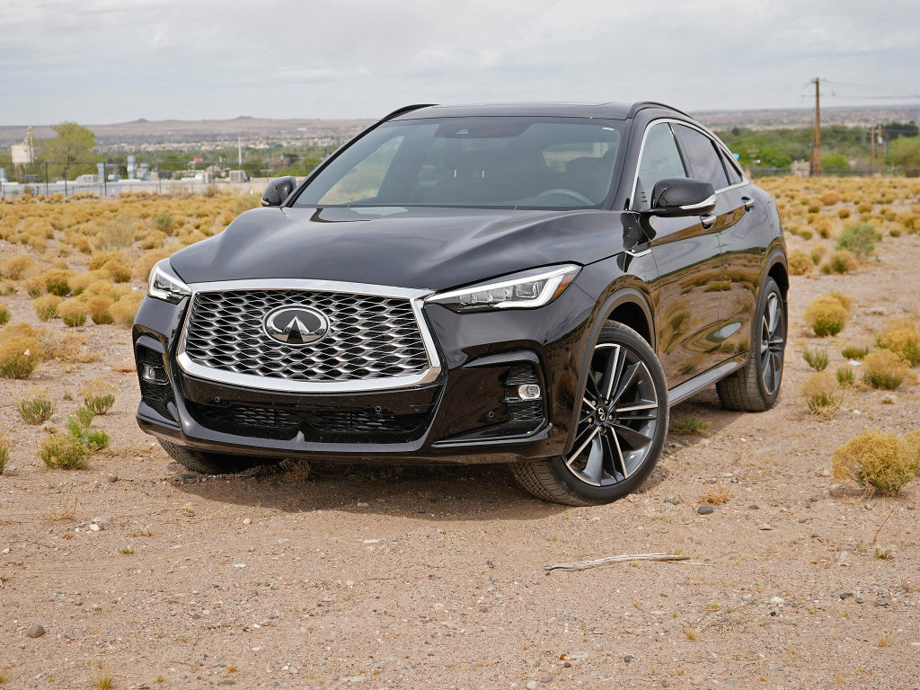 Used 2025 INFINITI QX55 Essential