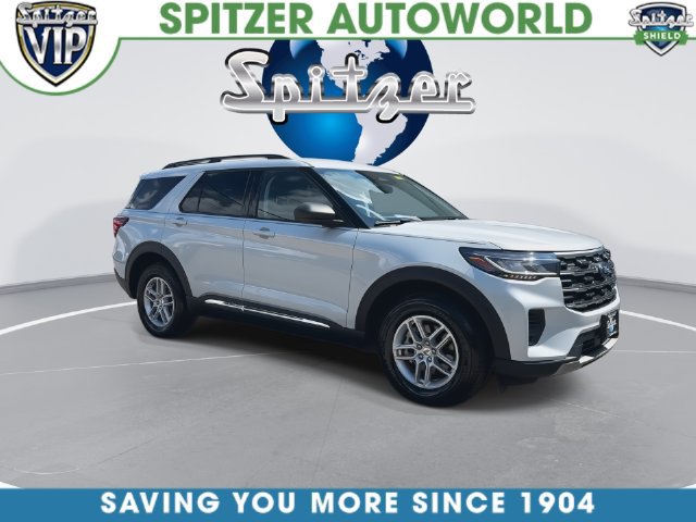 Used 2025 Ford Explorer Active AWD/4WD image 3