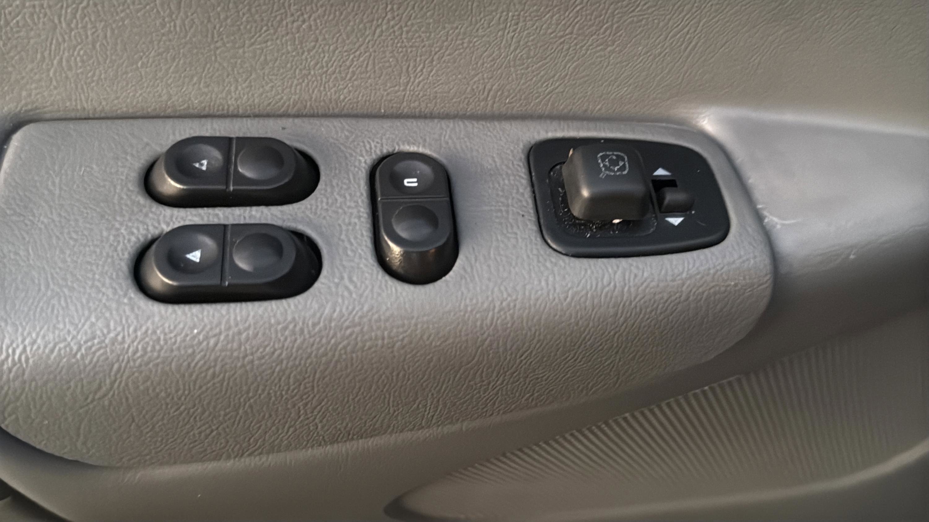 Used 2006 Ford E-150 and Econoline 150 Wagon image 37