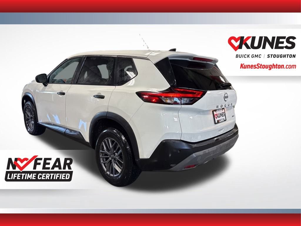 Used 2023 Nissan Rogue S image 9