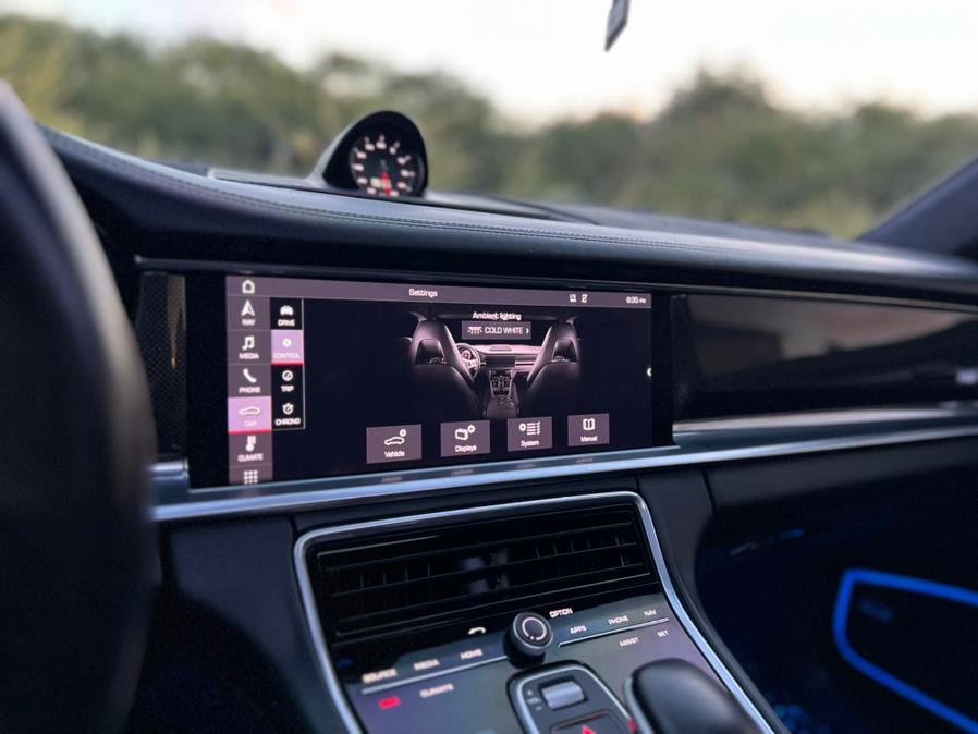 Used 2020 Porsche Panamera GTS image 31