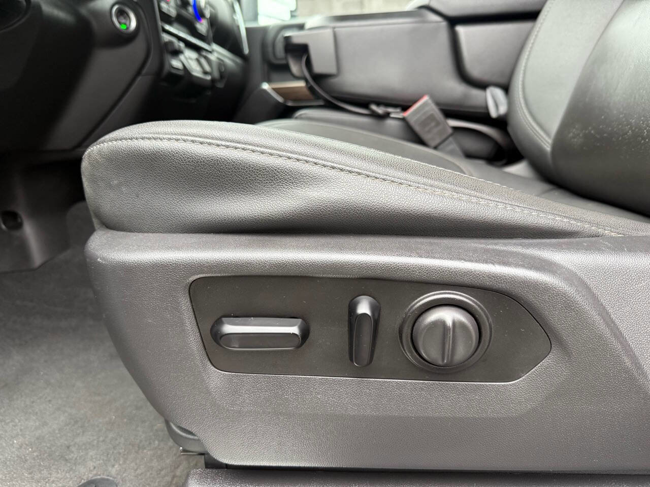 Used 2021 Chevrolet Silverado 2500 LT w/ Convenience Package image 46