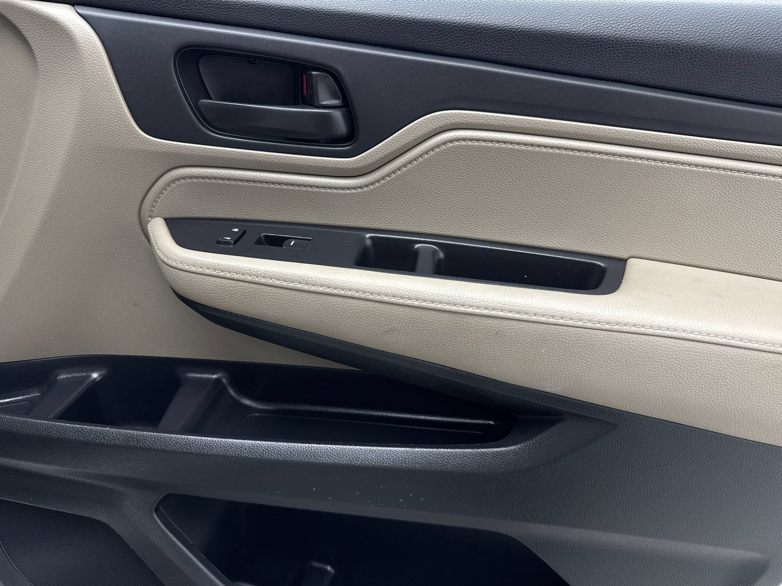 Used 2020 Honda Odyssey LX image 40