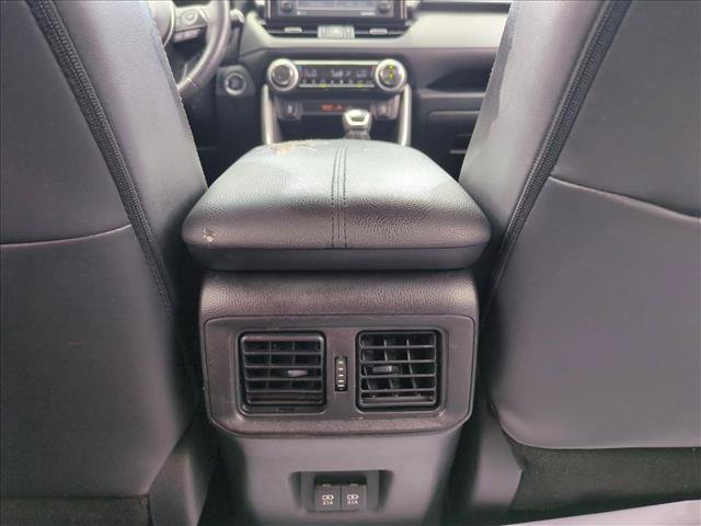 Used 2020 Toyota RAV4 XLE Premium FWD image 17