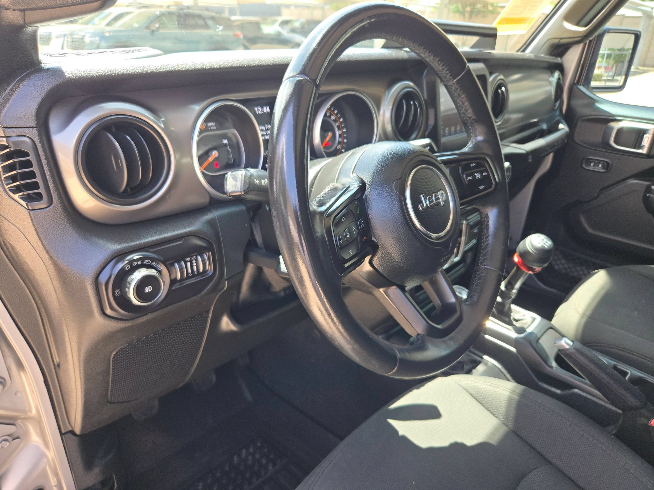 Used 2018 Jeep Wrangler Unlimited Sport S AWD/4WD image 10