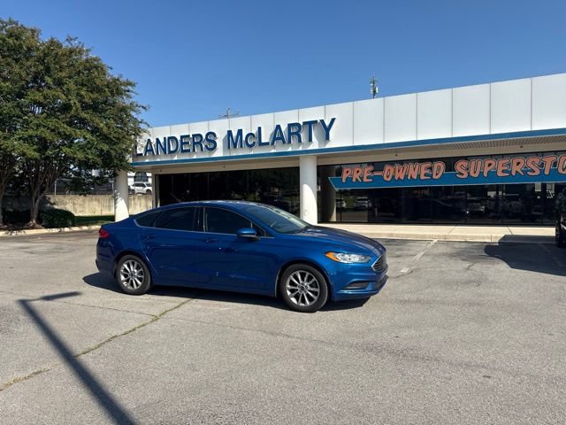 Used 2017 Ford Fusion SE w/ Fusion SE Technology Package