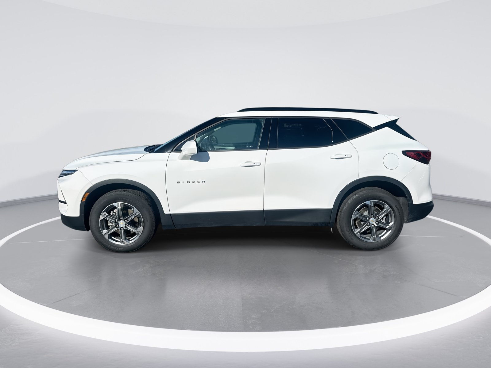 Used 2024 Chevrolet Blazer LT w/ Convenience Package FWD image 6