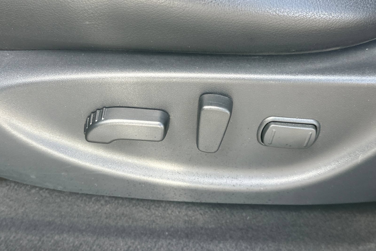 Used 2018 Nissan Leaf SL w/ SL Technology Package FWD image 14