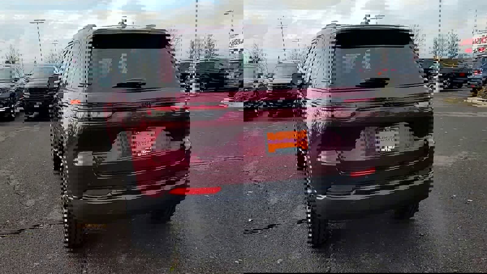 New 2025 Jeep Grand Cherokee Altitude image 7