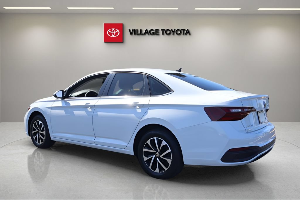 Used 2023 Volkswagen Jetta S FWD image 3