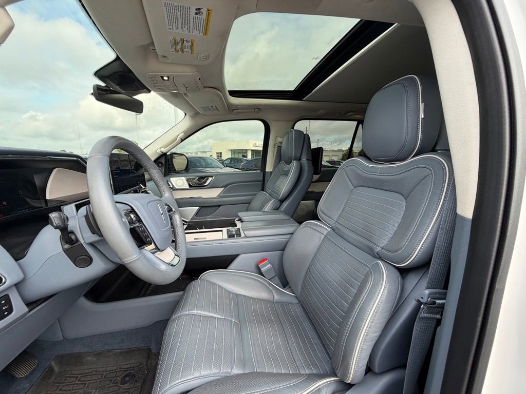 Used 2022 Lincoln Navigator L Black Label AWD/4WD image 10