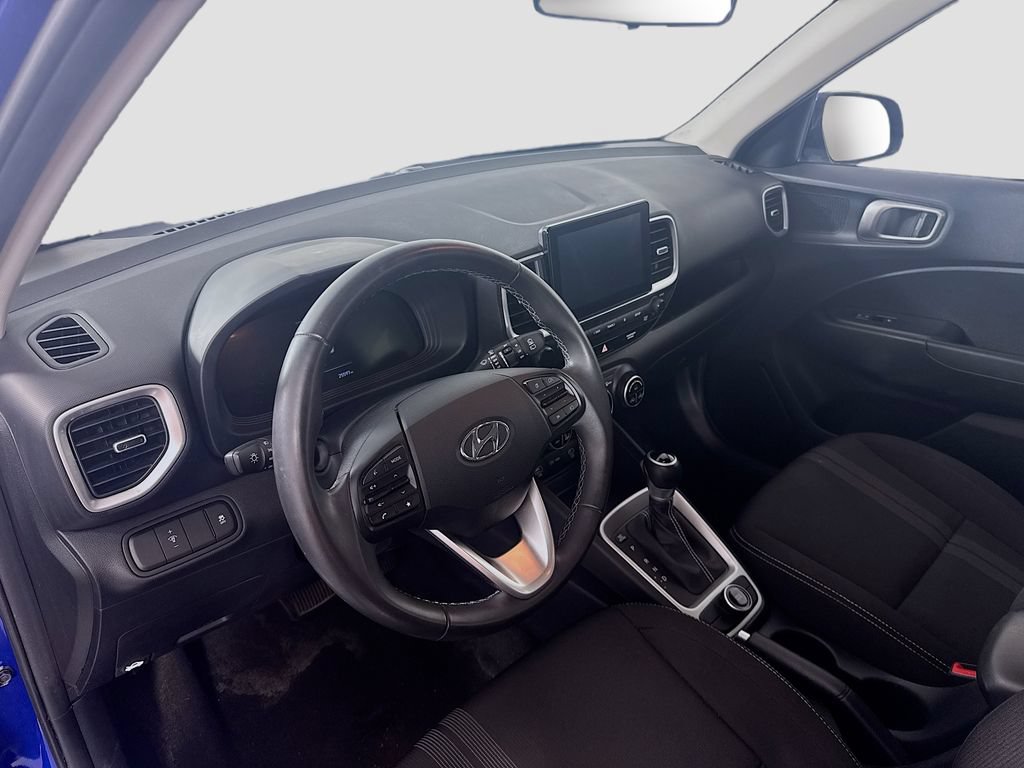 Certified 2025 Hyundai Venue SEL FWD image 9