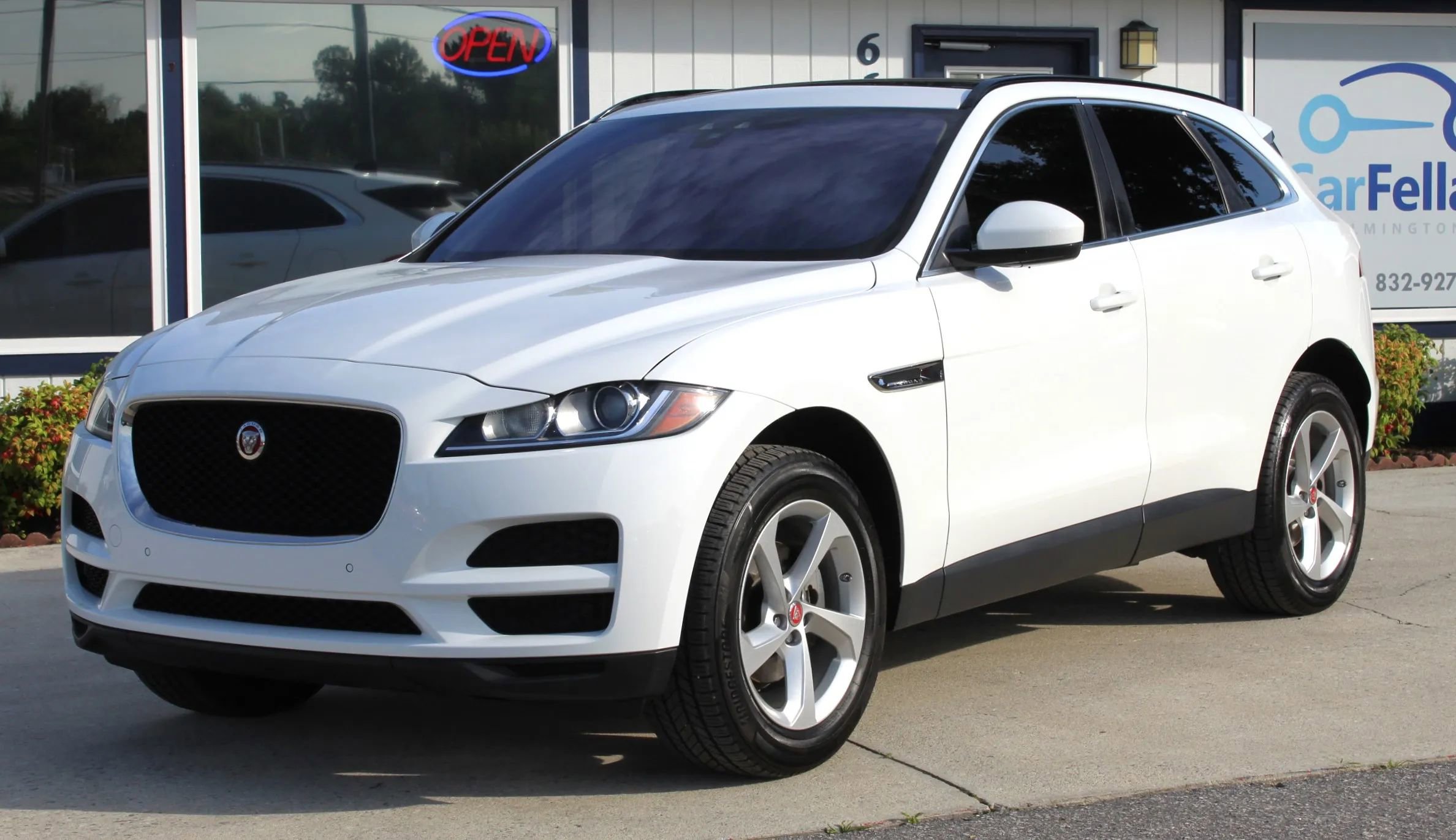 Used 2020 Jaguar F-PACE Premium AWD/4WD image 1