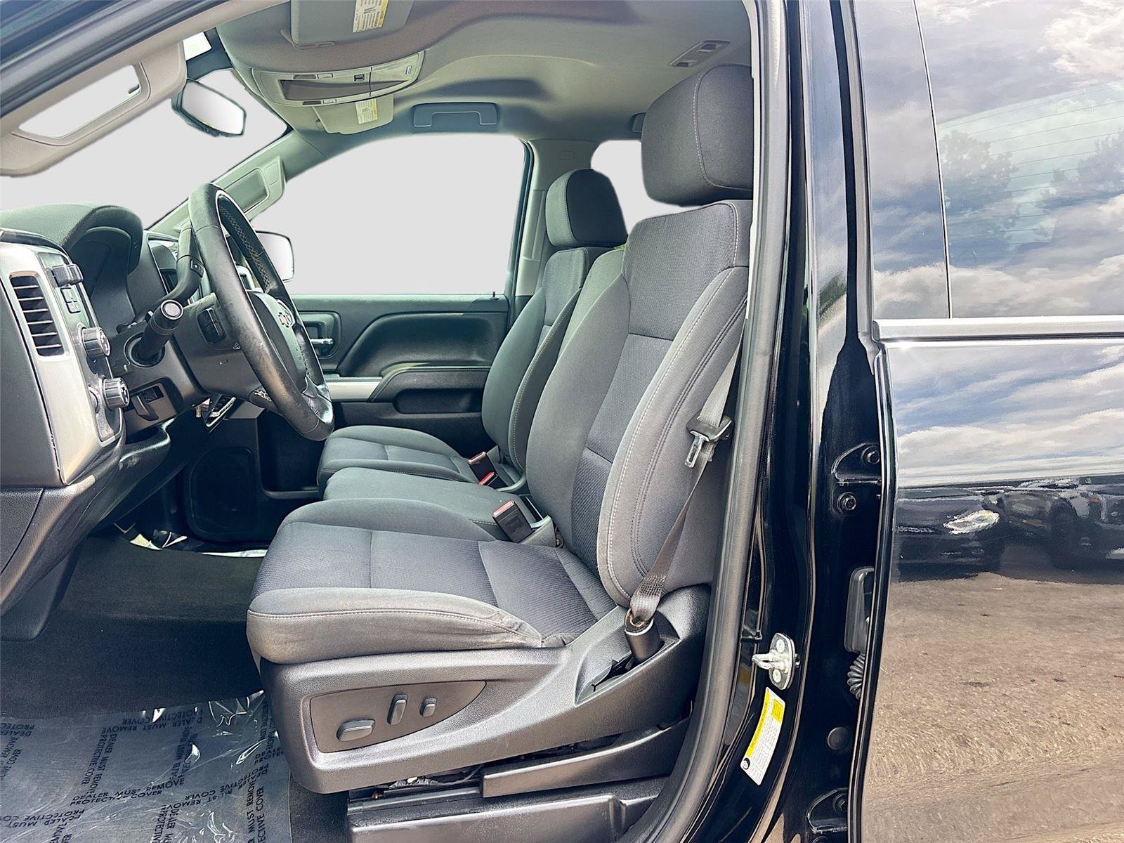 Used 2018 Chevrolet Silverado 1500 LT w/ Midnight Edition AWD/4WD image 20