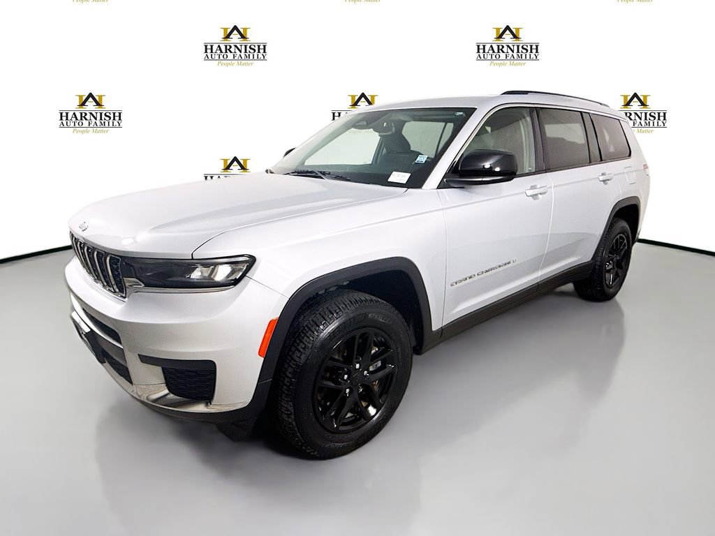 Used 2022 Jeep Grand Cherokee L Laredo w/ Luxury Tech Group I AWD/4WD image 3