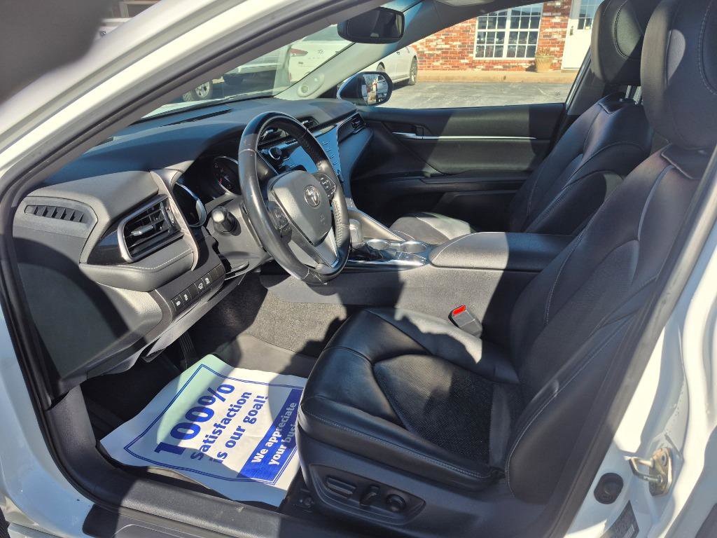 Used 2019 Toyota Camry XSE image 11
