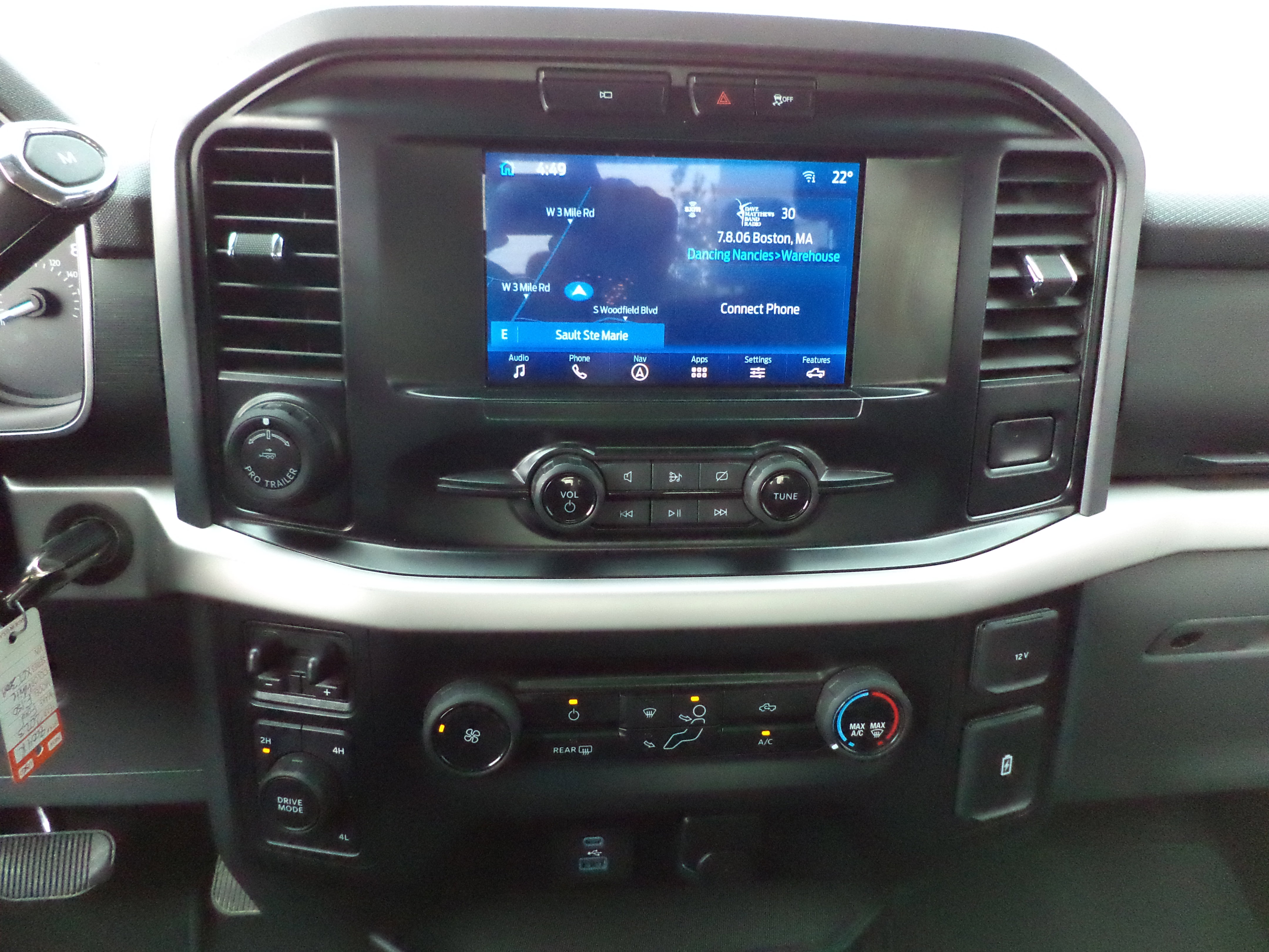 Used 2023 Ford F150 XLT w/ Trailer Tow Package image 12