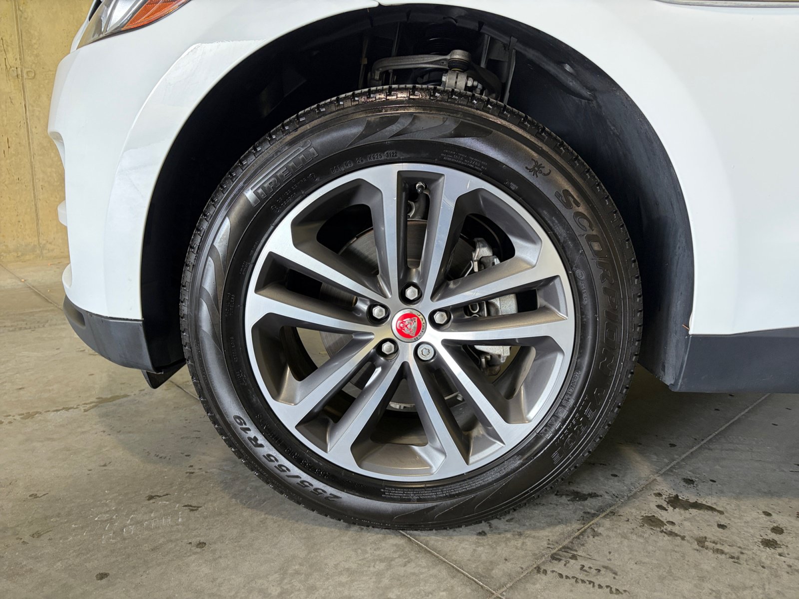 Used 2020 Jaguar F-PACE Premium AWD/4WD image 18