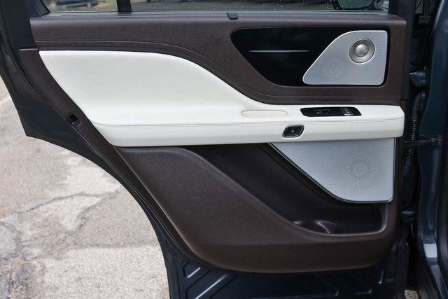 Used 2023 Lincoln Aviator Black Label w/ Class IV Trailer Tow Package image 14