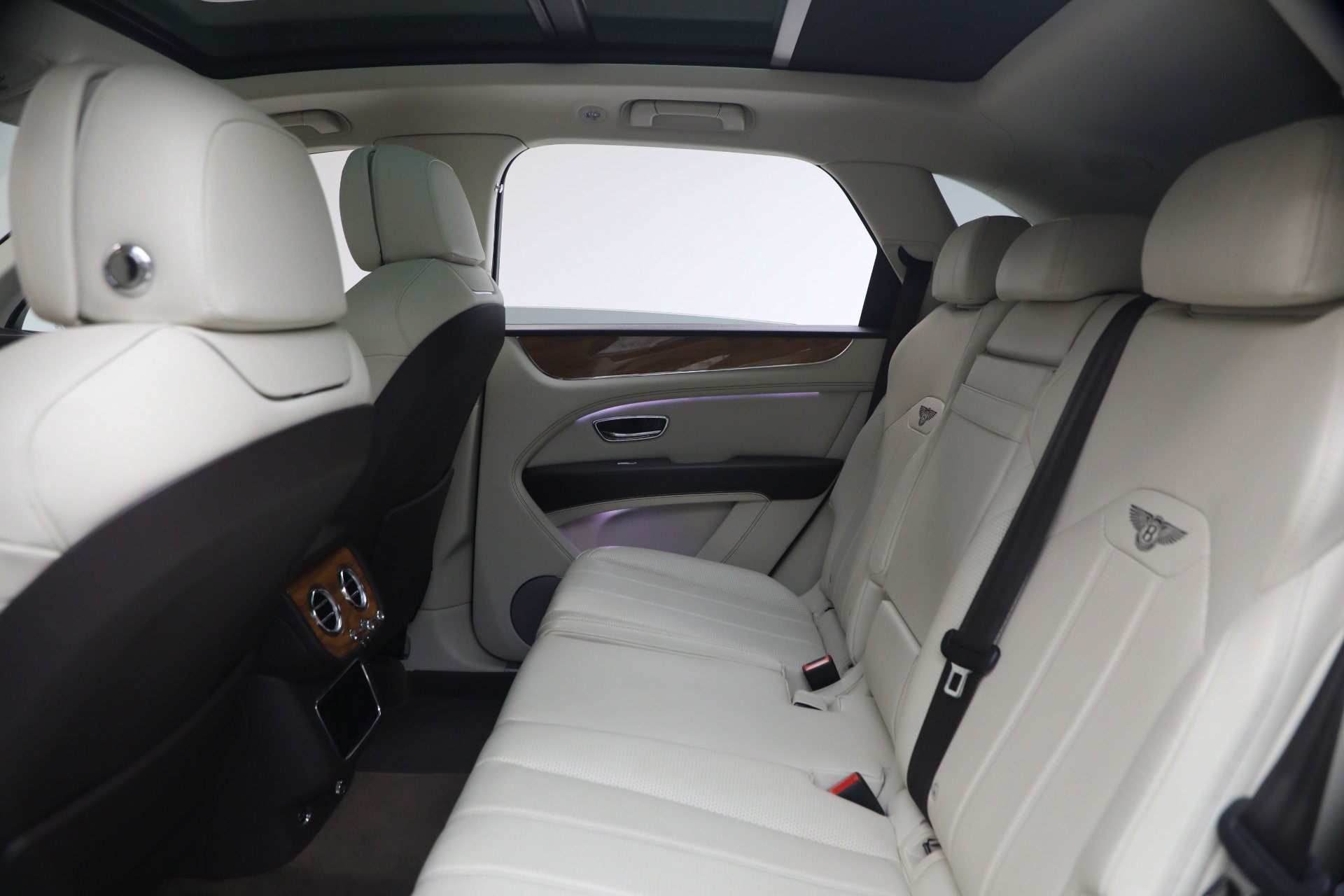 Certified 2021 Bentley Bentayga AWD/4WD image 22