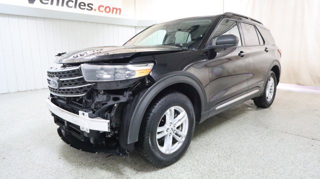 Used 2021 Ford Explorer XLT w/ Equipment Group 202A AWD/4WD image 2