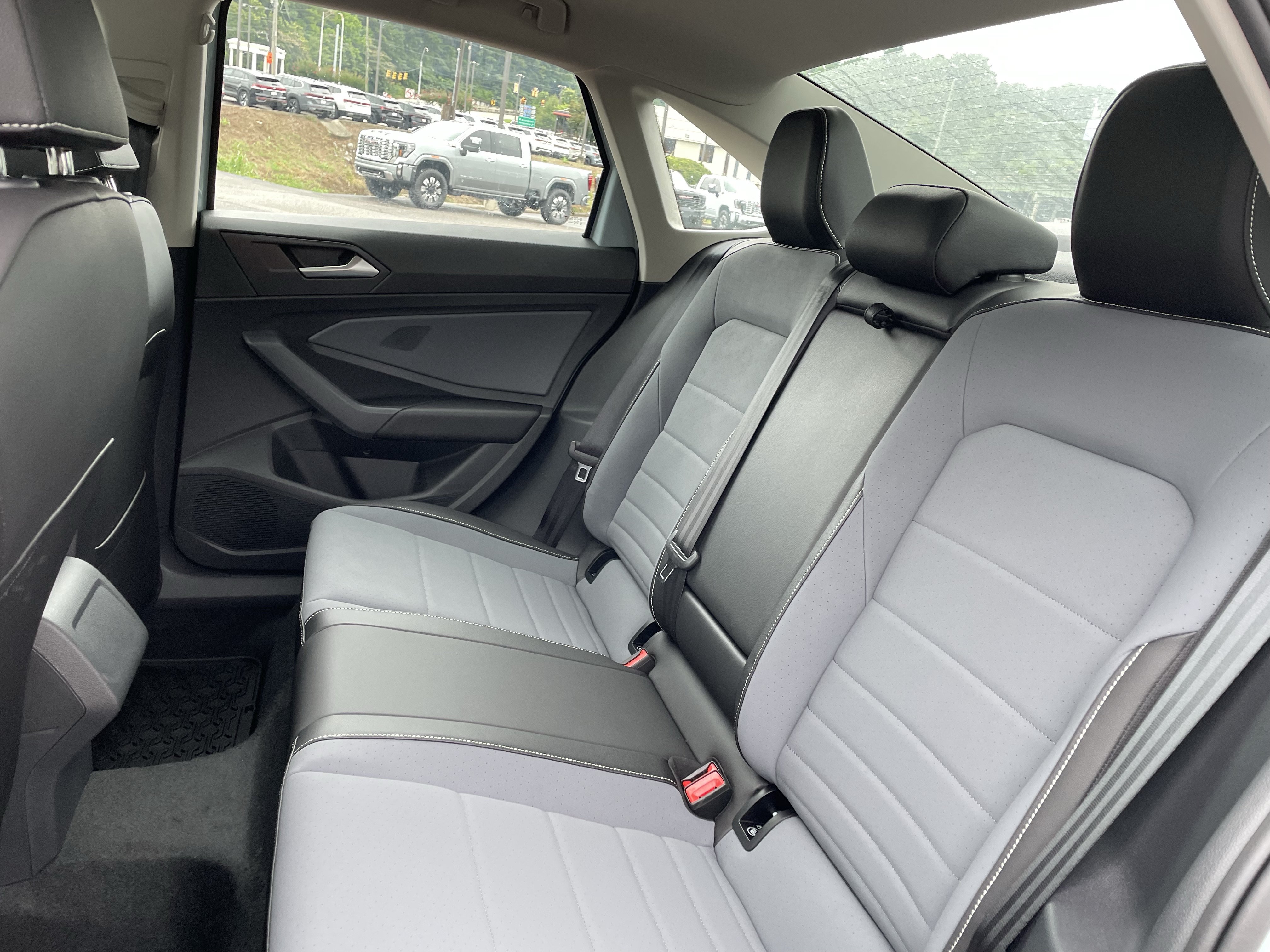 New 2026 Volkswagen Jetta SE FWD image 11