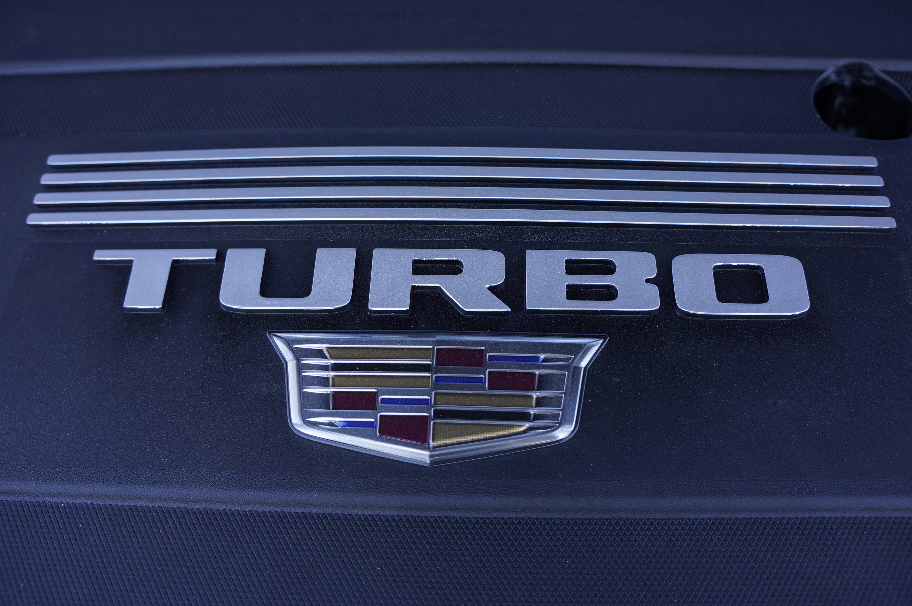 Used 2025 Cadillac XT4 Premium Luxury image 32