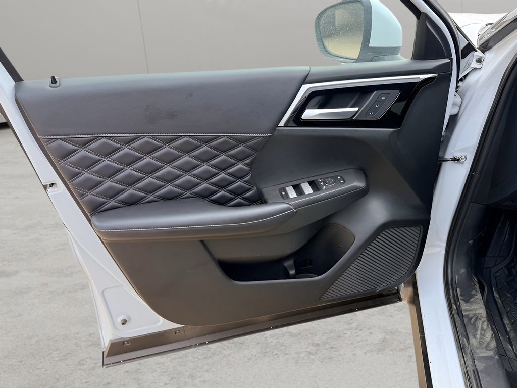 Used 2024 Mitsubishi Outlander SEL AWD/4WD image 9