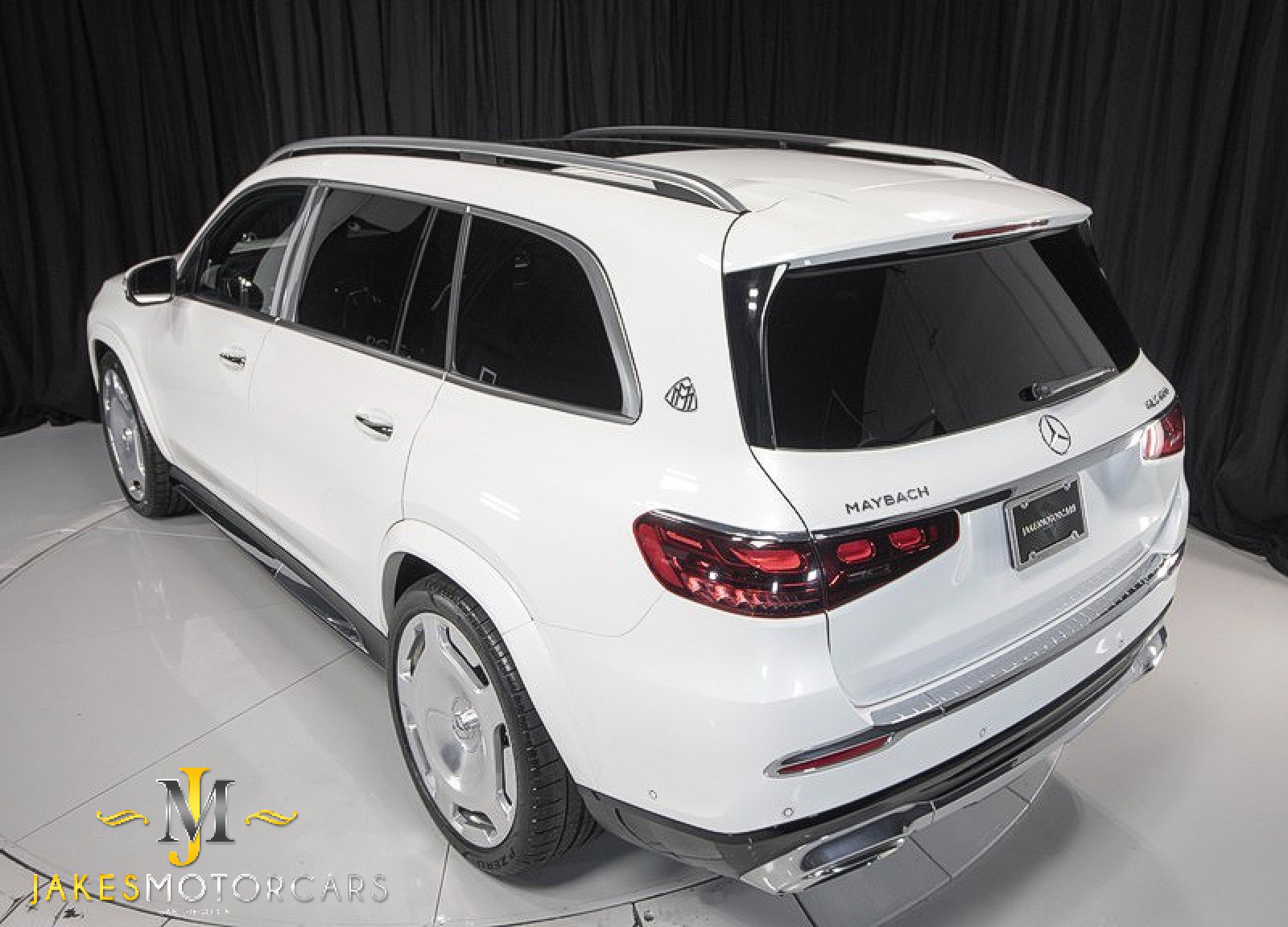 Used 2024 Mercedes-Benz Maybach GLS 600 4MATIC image 8
