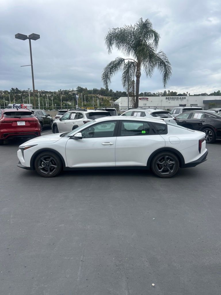 Used 2025 Kia K4 LXS FWD image 9