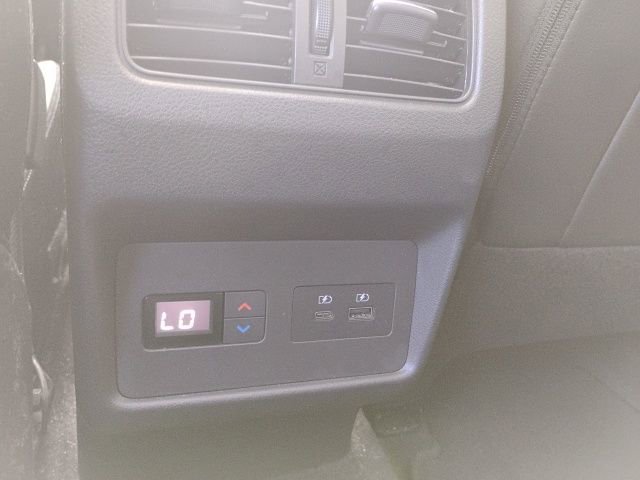 Used 2021 Nissan Rogue SL image 11