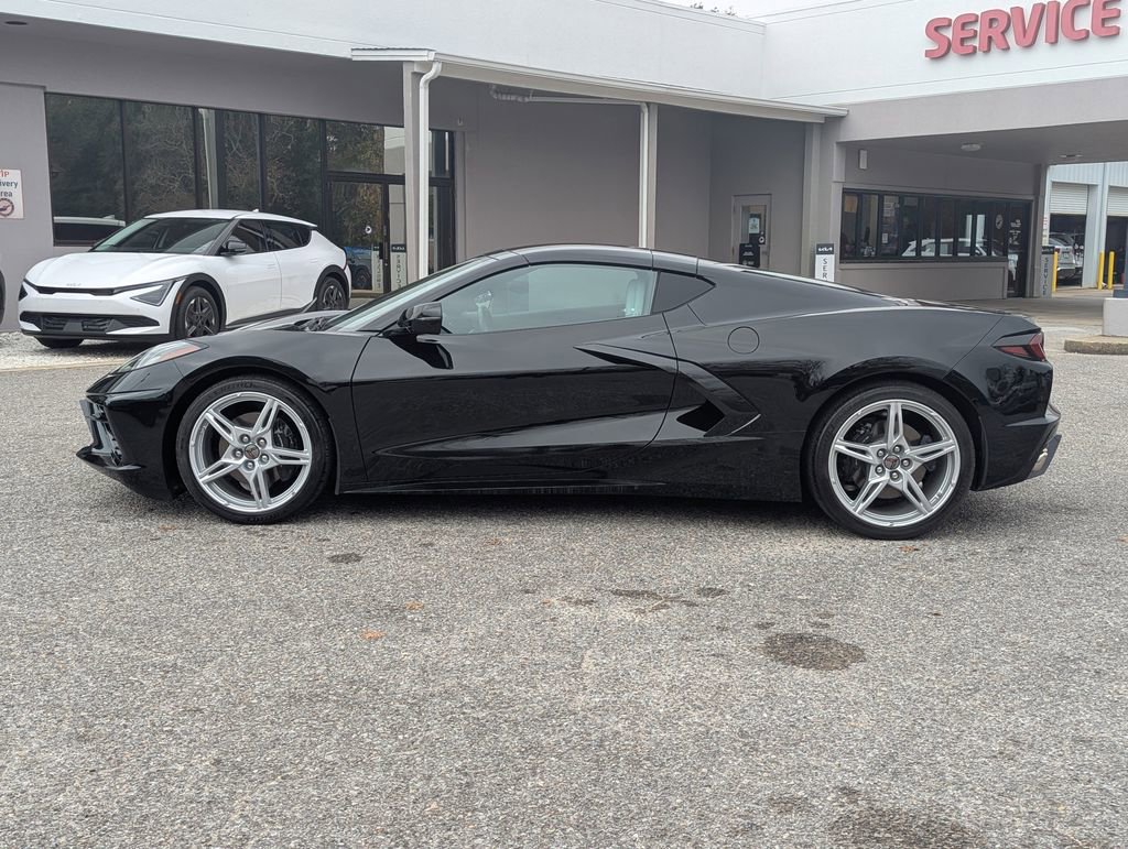 Used 2021 Chevrolet Corvette Stingray Coupe w/ 1LT image 4
