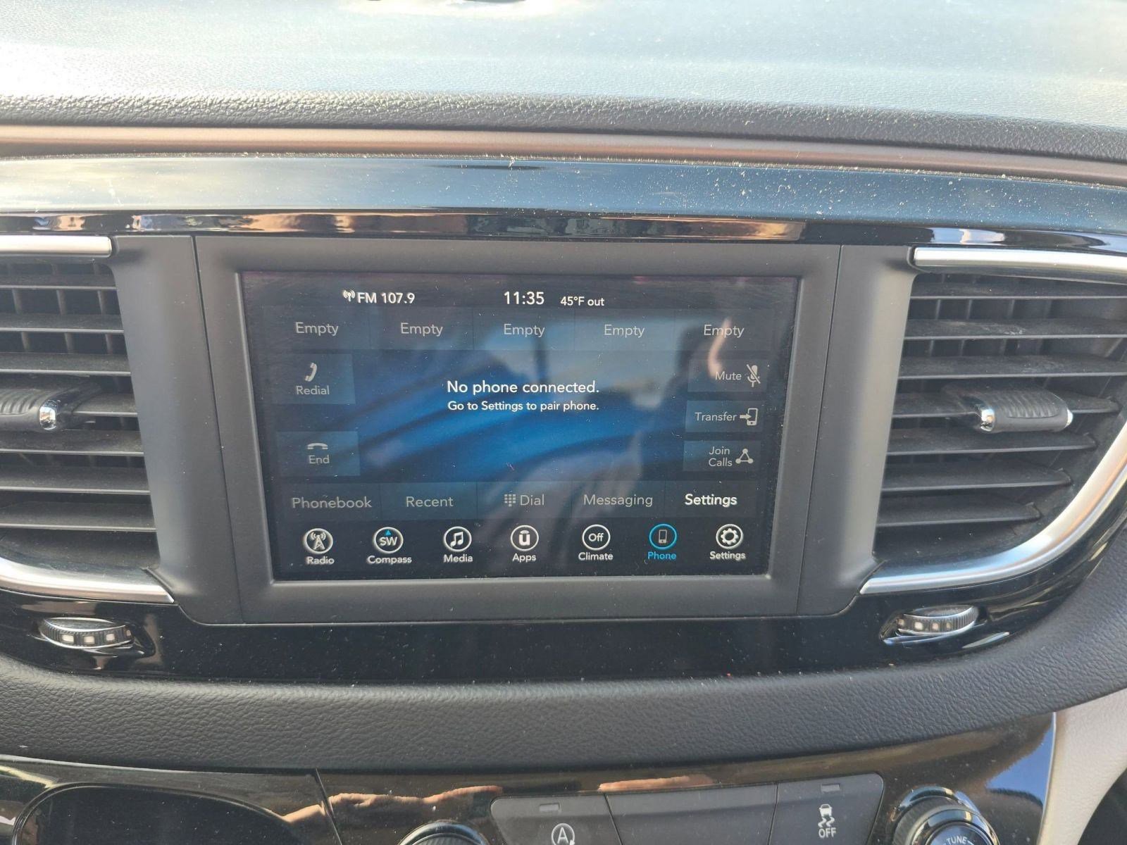 Used 2020 Chrysler Voyager Lxi image 21