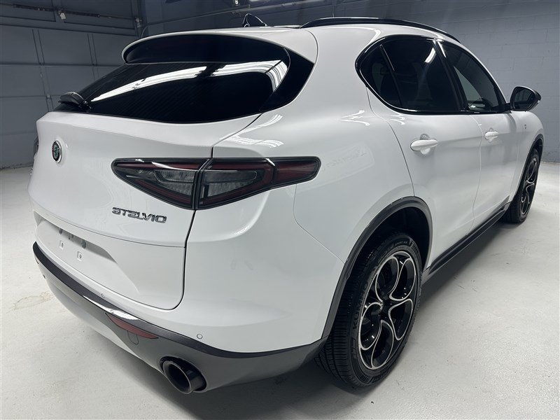 Used 2024 Alfa Romeo Stelvio Ti AWD/4WD image 7