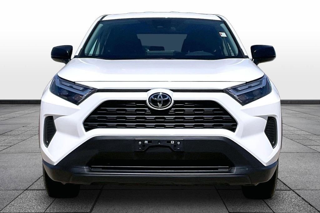 Used 2024 Toyota RAV4 LE AWD/4WD image 3