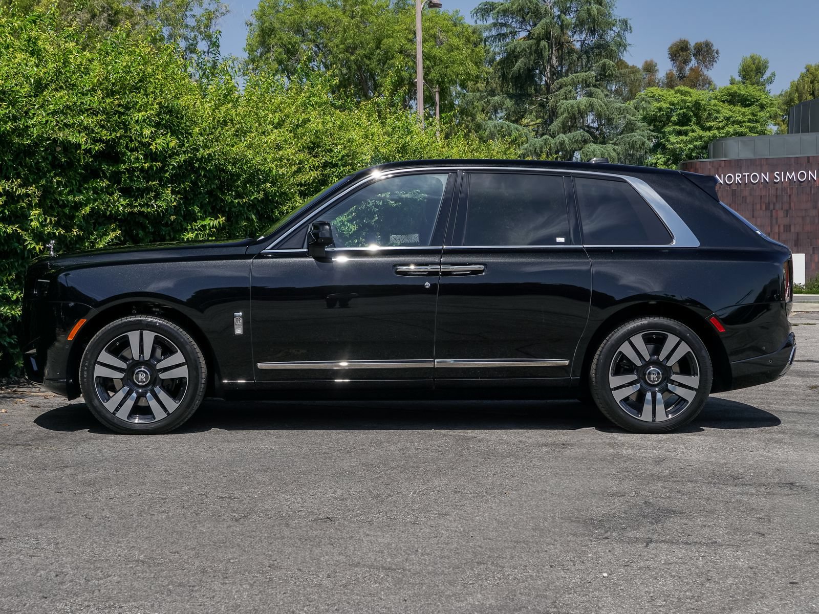 New 2027 Rolls-Royce Cullinan AWD/4WD image 3