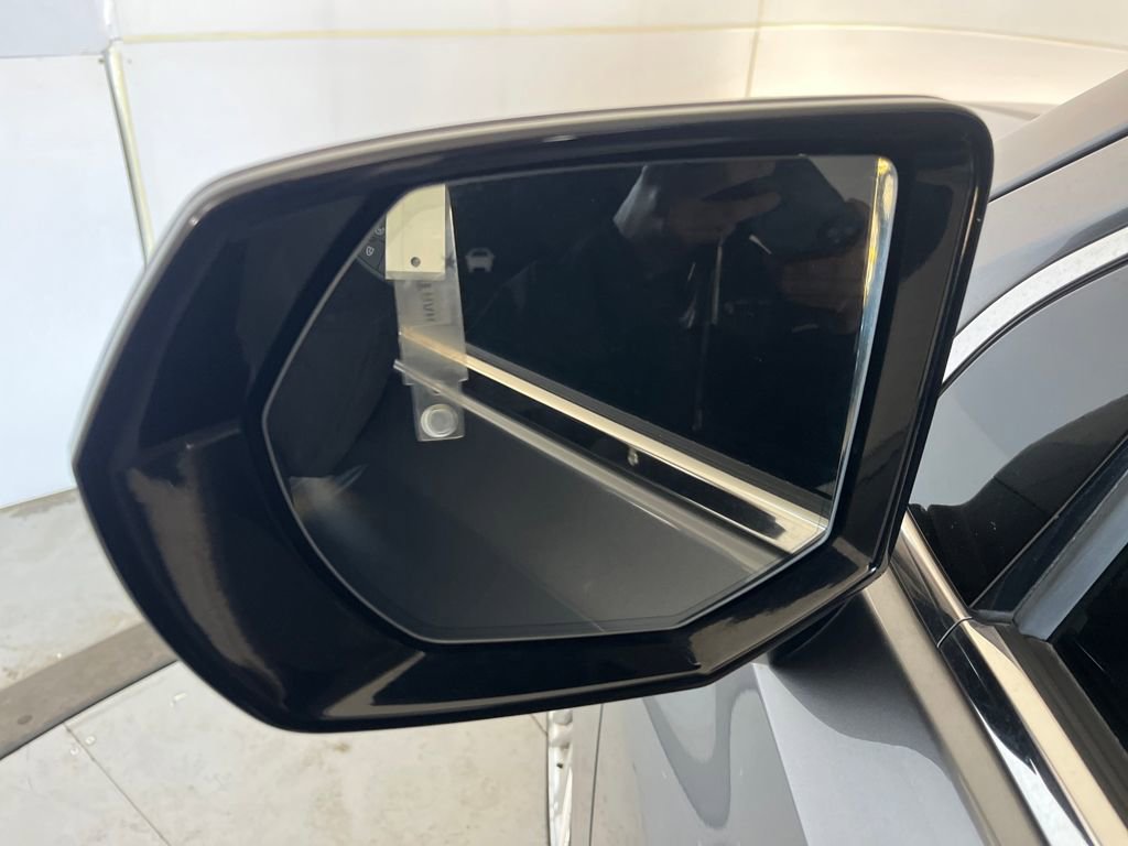 Used 2021 GMC Yukon Denali w/ Denali Premium Package image 61