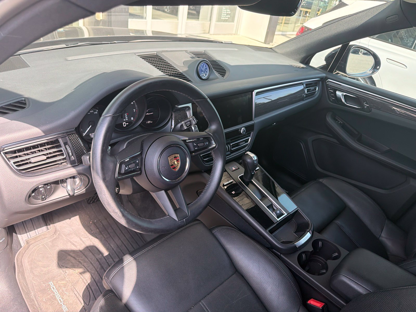 Used 2024 Porsche Macan AWD/4WD image 6