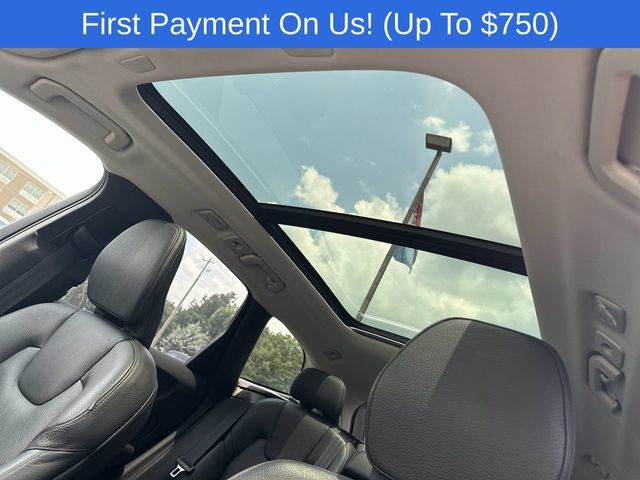 Used 2025 Volvo XC60 B5 Plus AWD/4WD image 19