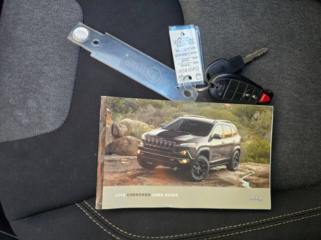 Used 2018 Jeep Cherokee Latitude FWD image 24